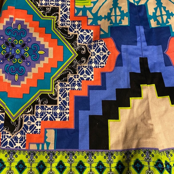 VESTIQUE shorts - Size M - Picture 2 of 9